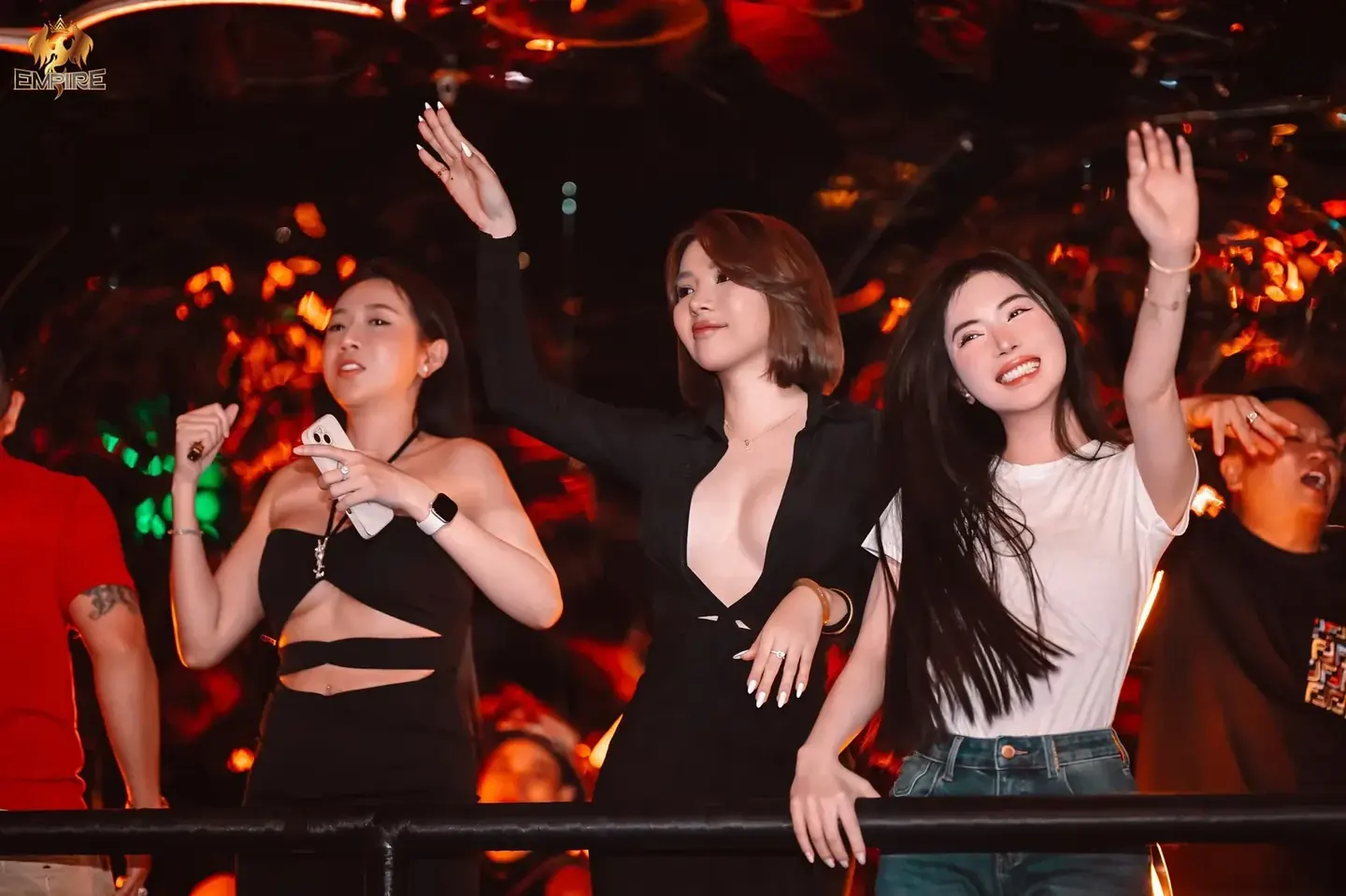 Chọn loại bàn phù hợp – hình ảnh thực tế